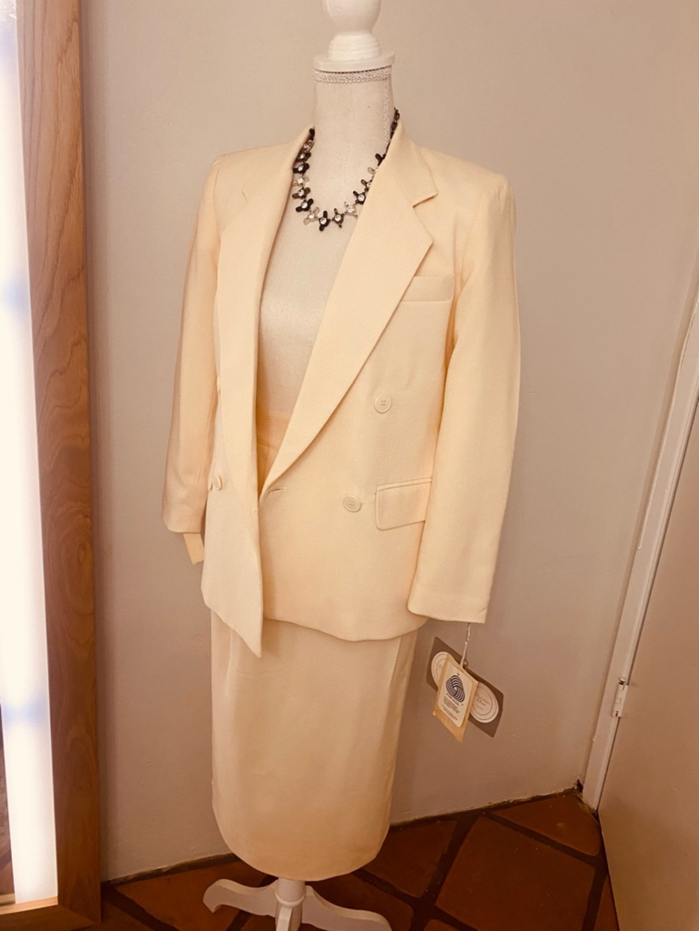 Dior vintage petite Cream Double-Breasted Blazer and Pencil Skirt Suit brand new
